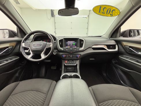 Used 2021 GMC Terrain SLE w/ Driver Convenience Package AWD/4WD image 3