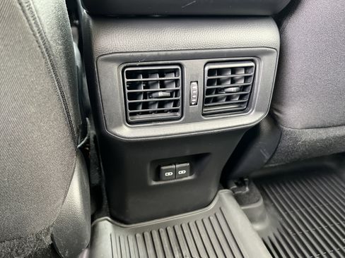 Used 2022 Toyota RAV4 XLE image 5