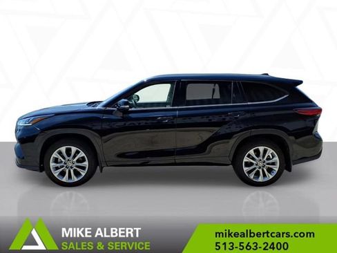 Used 2022 Toyota Highlander Limited AWD/4WD image 4