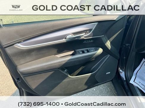 Used 2017 Cadillac XT5 Luxury w/ Driver Awareness Package FWD image 15