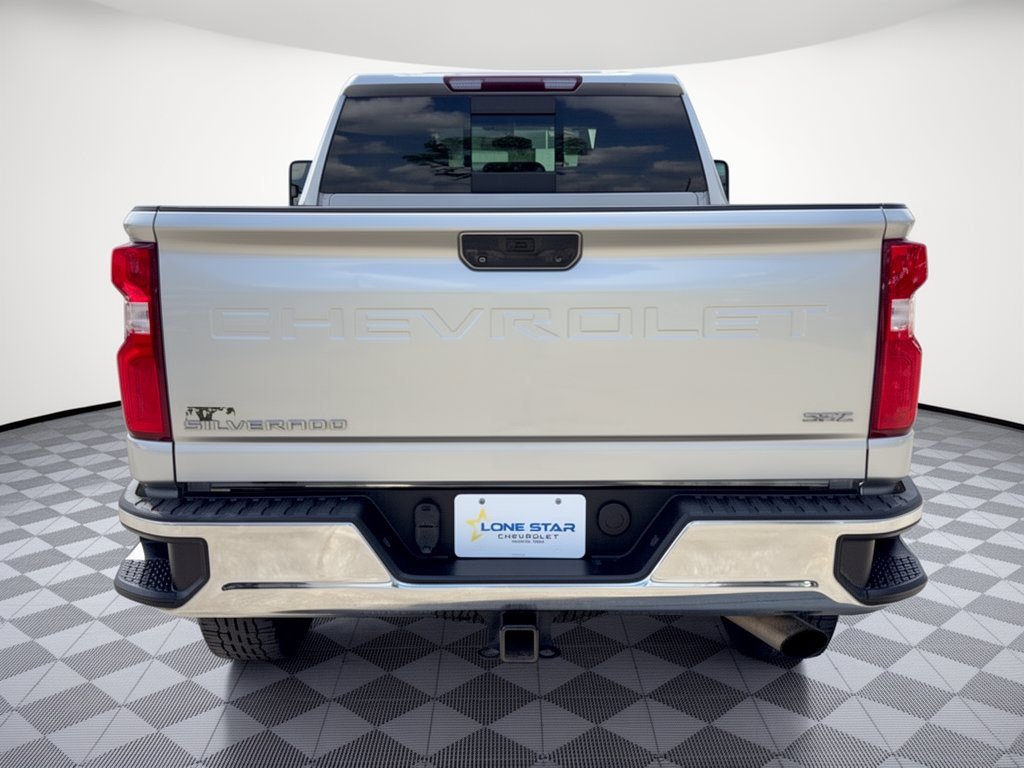 Used 2021 Chevrolet Silverado 2500 LTZ w/ LTZ Convenience Package AWD/4WD image 11