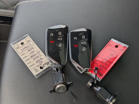 Used 2024 Volkswagen Atlas Cross Sport SEL Premium R-Line image 38