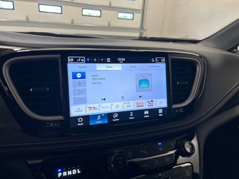 New 2026 Chrysler Pacifica Select image 22