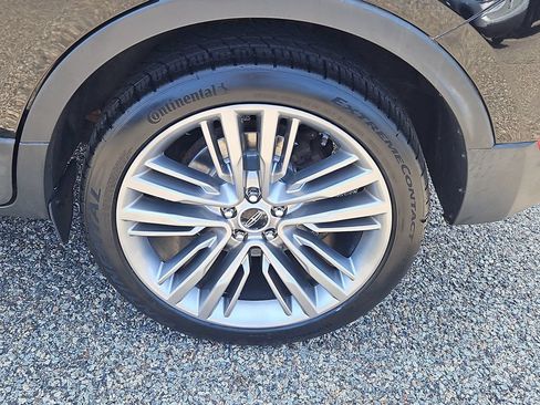 Used 2017 Lincoln MKC Reserve w/ Lincoln MKC Climate Package AWD/4WD image 8