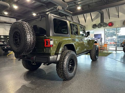 Used 2024 Jeep Wrangler Unlimited w/ Convenience Group image 26