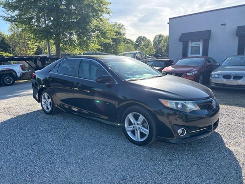 Used 2013 Toyota Camry SE image 6
