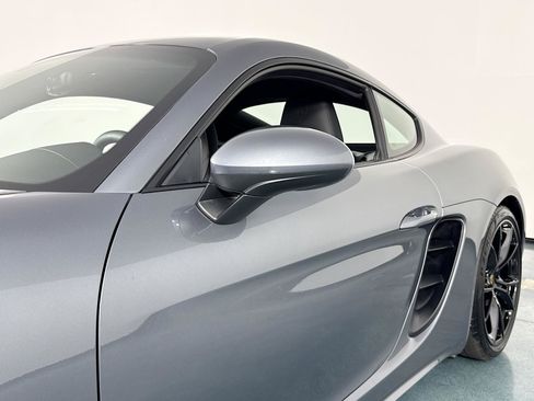Used 2025 Porsche 718 Cayman RWD image 52