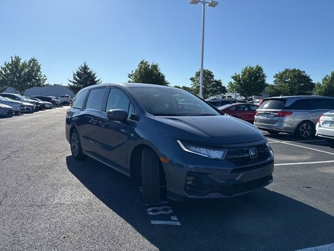 Used 2025 Honda Odyssey Touring image 15