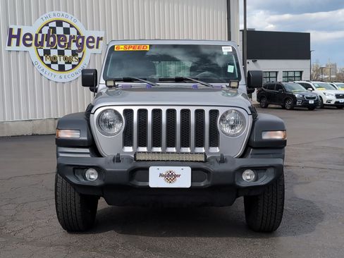 Used 2018 Jeep Wrangler Unlimited Sport AWD/4WD image 3