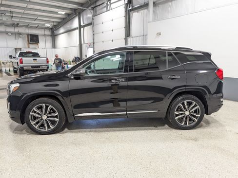 Used 2018 GMC Terrain Denali w/ Advanced Safety Package AWD/4WD image 5