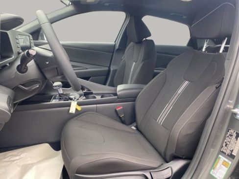 New 2026 Hyundai Elantra SEL Sport FWD image 25