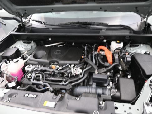 Used 2022 Toyota RAV4 XLE AWD/4WD image 15