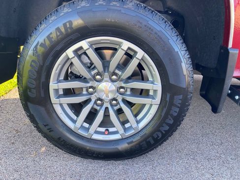 Used 2024 Chevrolet Colorado LT w/ LT Convenience Package II RWD image 6