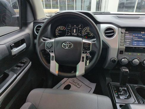 Used 2020 Toyota Tundra SR5 w/ SR5 Convenience Package AWD/4WD image 13