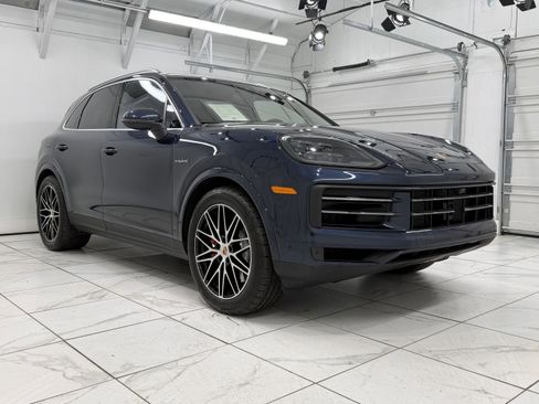 Certified 2026 Porsche Cayenne S AWD/4WD image 10