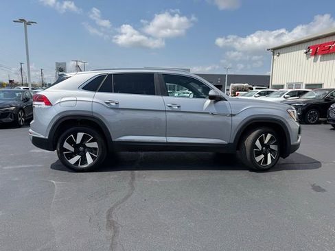 Certified 2025 Volkswagen Atlas Cross Sport SEL image 9