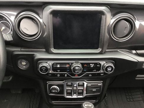 Used 2022 Jeep Wrangler Unlimited Sport image 21