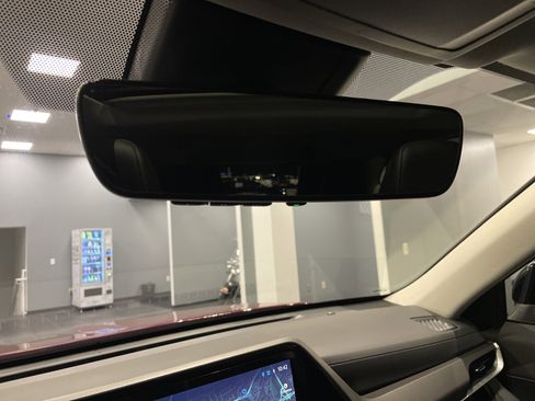 Used 2025 Toyota Highlander XLE image 29