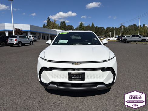Used 2024 Chevrolet Equinox EV LT AWD/4WD image 8