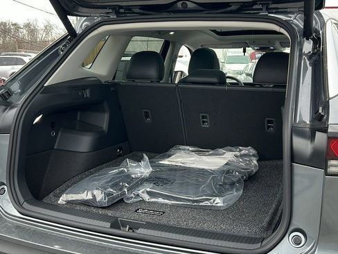 New 2026 Volkswagen Tiguan SE image 16