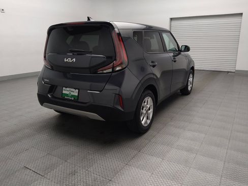 Used 2025 Kia Soul LX image 9
