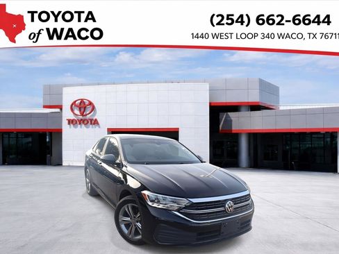 Used 2023 Volkswagen Jetta SE w/ Panoramic Sunroof Package FWD image 1