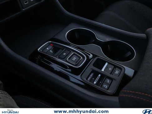 Used 2025 Honda Pilot Sport image 18
