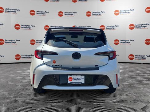 Used 2025 Toyota Corolla SE w/ SE Package FWD image 6