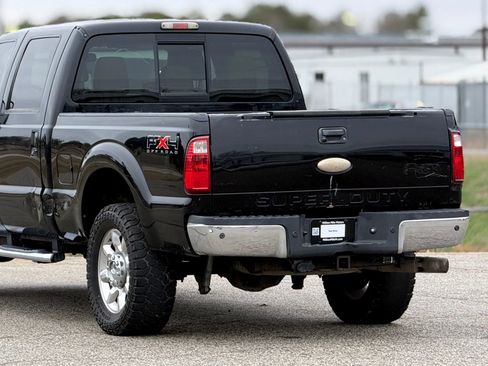 Used 2011 Ford F250 Lariat w/ Lariat Interior Pkg image 16