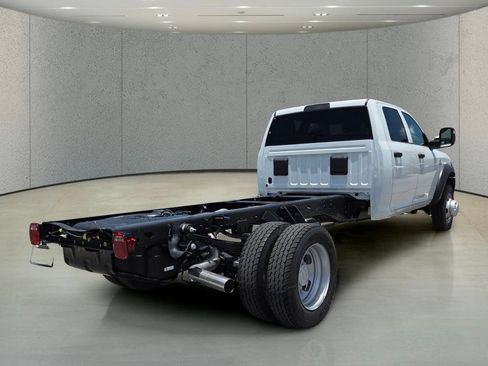 New 2026 RAM 5500 Tradesman w/ Chrome Appearance Group AWD/4WD image 4