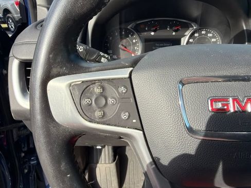 Used 2022 GMC Terrain SLT w/ Infotainment Package II AWD/4WD image 13