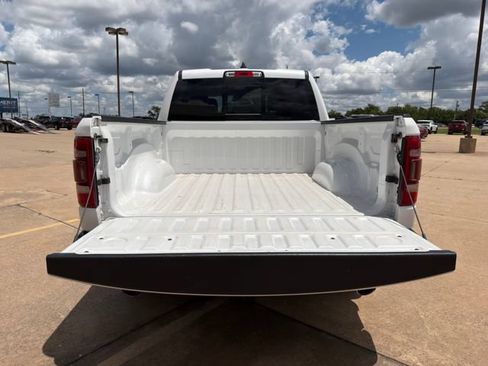 Used 2020 RAM 1500 Laramie AWD/4WD image 17