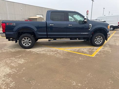 Used 2017 Ford F250 XLT w/ XLT Premium Package AWD/4WD image 5