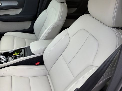 New 2026 Volvo XC40 B4 Plus w/ Protection Package Premier FWD image 16