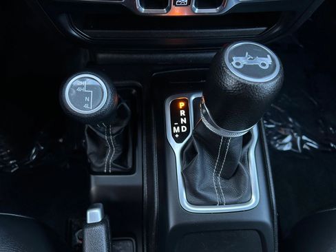 Used 2018 Jeep Wrangler Unlimited Sahara image 24