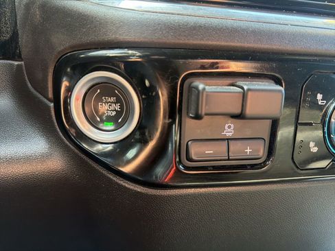 Used 2024 GMC Sierra 2500 SLT AWD/4WD image 17