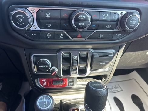 Used 2020 Jeep Gladiator Rubicon w/ Trailer Tow Package AWD/4WD image 18