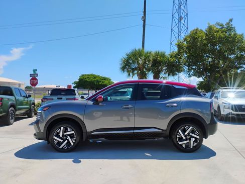 Used 2025 Nissan Kicks SV w/ SV Premium Package FWD image 3