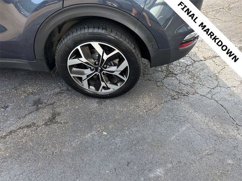 Used 2021 Kia Sportage EX w/ EX Technology Package image 8