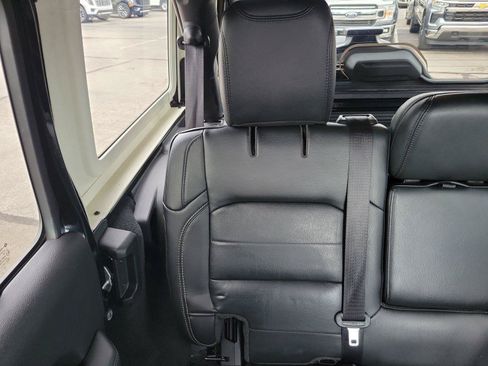 Used 2020 Jeep Wrangler Unlimited Sahara AWD/4WD image 10