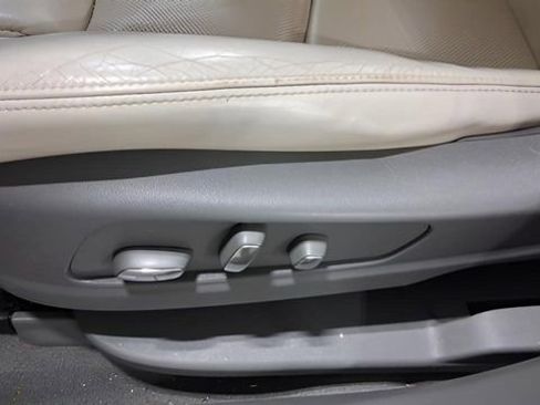 Used 2017 Cadillac XT5 Luxury w/ Driver Awareness Package image 24