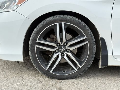 Used 2016 Honda Accord Sport image 10