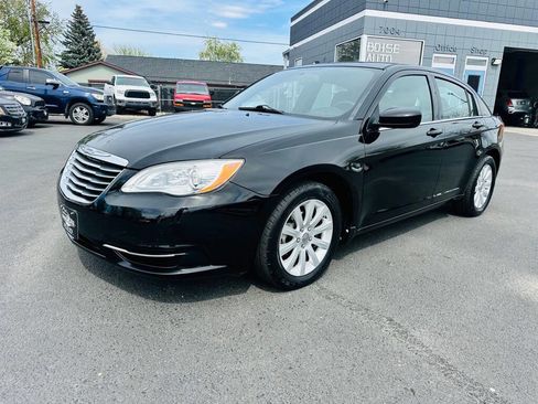 Used 2012 Chrysler 200 Touring image 3