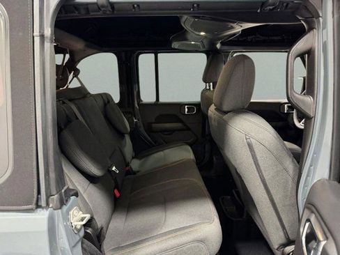 Used 2024 Jeep Wrangler Unlimited Sahara w/ Technology Group AWD/4WD image 28