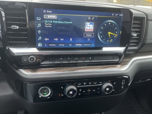 Used 2022 Chevrolet Silverado 1500 LT image 22