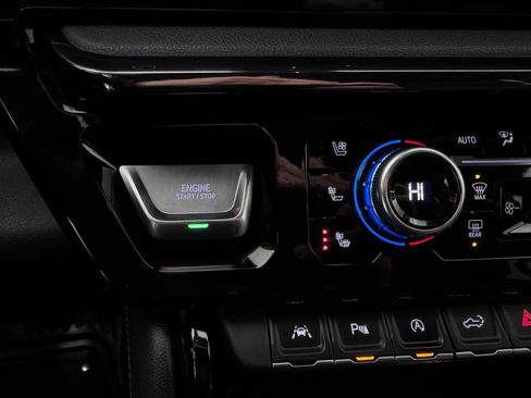 Certified 2023 GMC Sierra 1500 AT4 w/ AT4 Preferred Package image 23