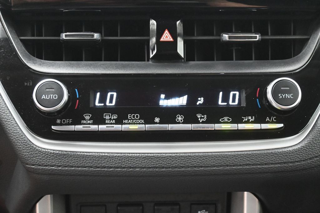 Used 2023 Toyota Corolla Cross XLE w/ Convenience Package FWD image 21