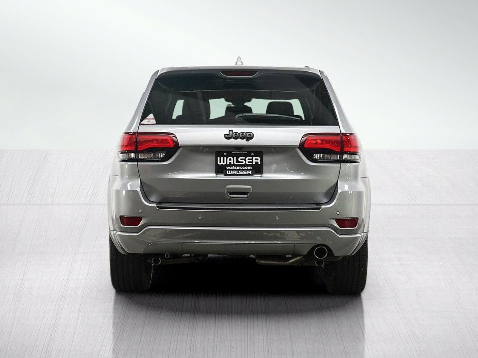 Used 2020 Jeep Grand Cherokee Altitude RWD image 4