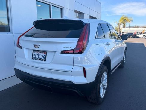 Used 2024 Cadillac XT4 Luxury w/ Cold Weather Package image 5