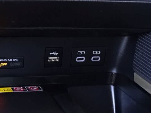 Used 2025 Toyota Camry SE FWD image 32